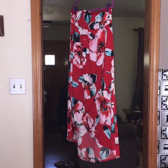 Fun summertime hi-low maxi skirt - Picture 3 of 13
